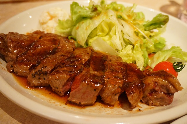 上野「肉の大山」 みんな大好き下町庶民派ステーキ
