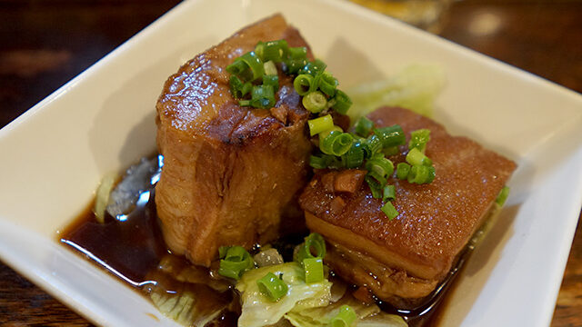 那覇・県庁前「具志堅家」 中心街にあって落ち着いた、地元の人の定番 