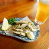 真鶴「富士食堂」 東京から一本、気軽に行ける港町の酒場で相模湾三昧。