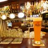 アムステルダム「カフェ・ド・ズワルト」 ブラウンカフェで最古のビールブランドを味わう