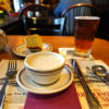 ボストン「Union Oyster House」 アメリカ最古のレストランで、名物クラムチャウダーとビール