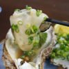 小見川「魚平」 山盛りの海鮮丼とぷりぷり岩牡蠣に舌鼓を打つ