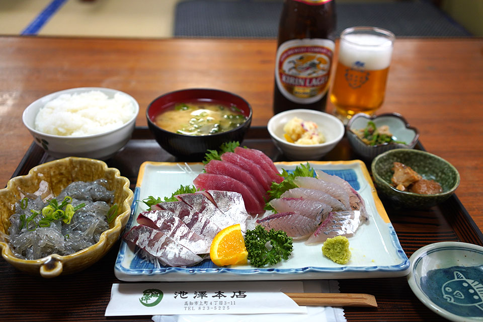 高知『上町食堂・池澤本店』150年続く鮮魚店の2階、高知の海を味わう