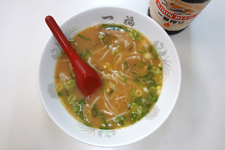 徳島『銀座一福 本店』創業70年！白濁系豚骨スープは液体おつまみ。
