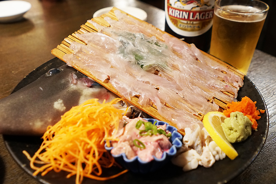 赤坂(福岡)『博多魚がし』関係者が多いのも納得！長浜鮮魚市場の食堂で朝から刺身三昧