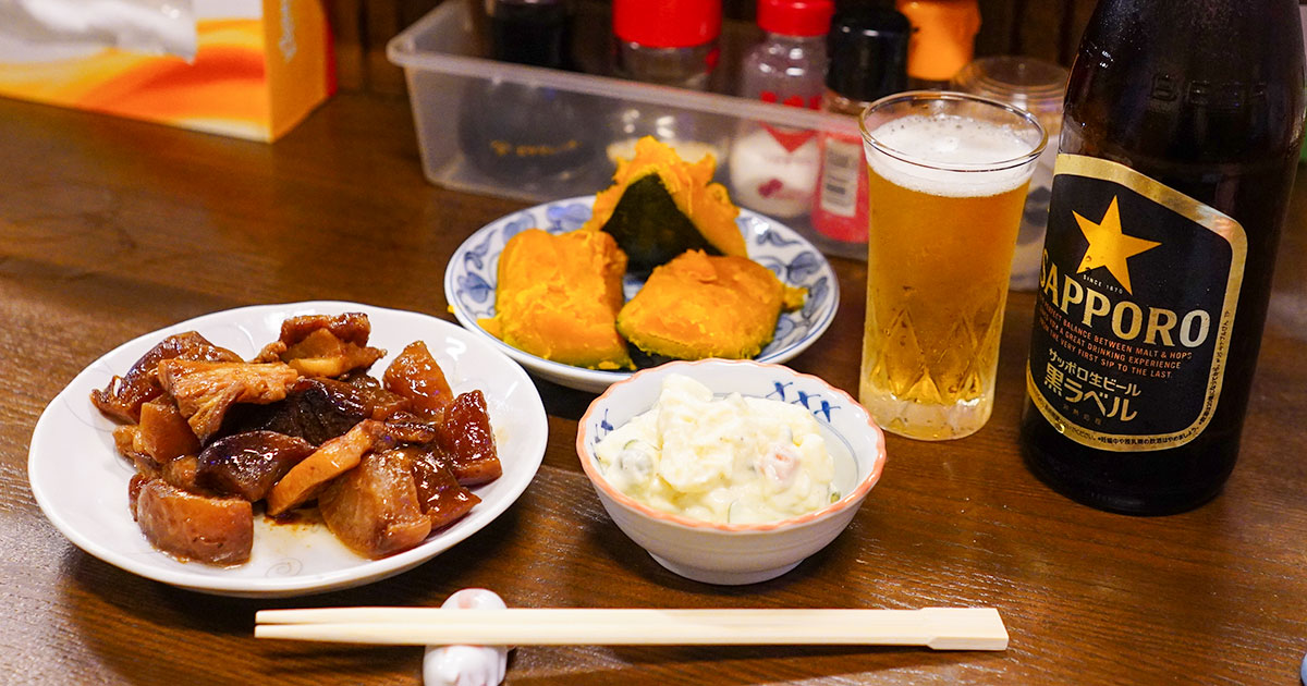 武蔵小山『やぎ』大皿料理が魅力！常連さんで賑わうコの字カウンター。