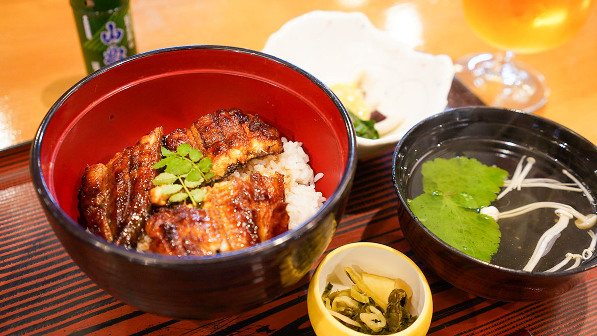 宇和島『うわじまの料理や 有明』城下町の老舗 魚好きの楽園で鰻を味わう