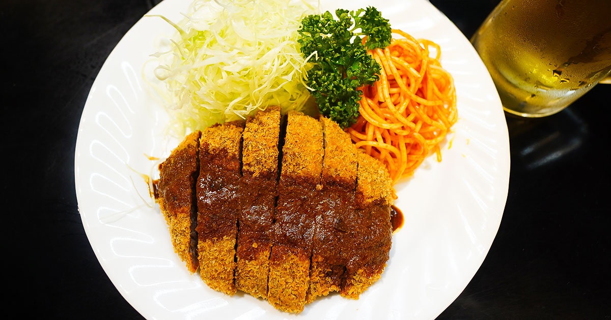 浅草『ぱいち』胡椒香るメンチカツは酒の肴。一杯飲み屋がルーツの90年続く老舗洋食店