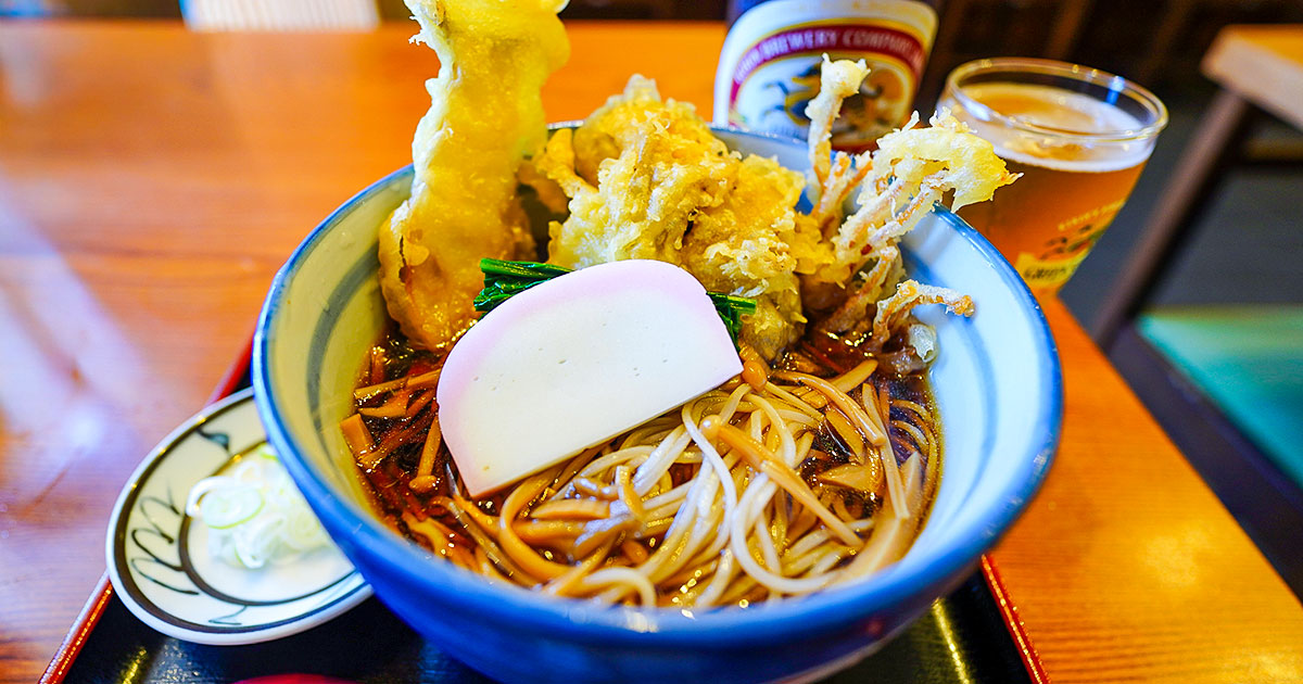 豊洲市場『富士見屋』青果のプロが贔屓にする市場唯一の蕎麦屋！きのこ天蕎麦に秋を味わう