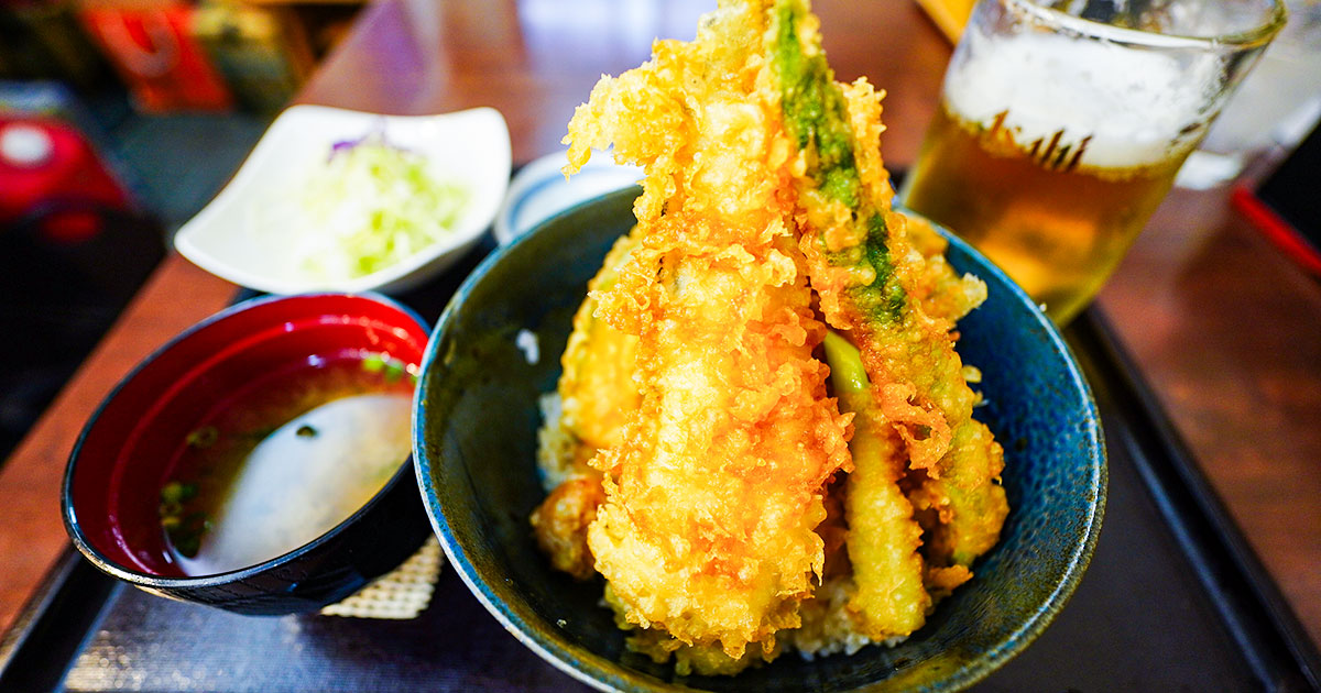 三島『お食事処 みしまや』東海道を支えた戦前創業の駅前食堂!名物のあなご天丼を肴に昼ビール