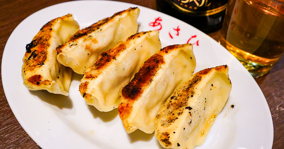 浅草『中華料理 あさひ』観音裏の百年中華で、昼から餃子で黒ラベル