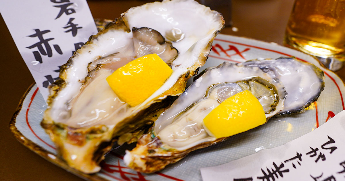 新宿『オイスターバー築地三代』思い出横丁で牡蠣三昧!仲卸直営 プリップリの生牡蠣を堪能