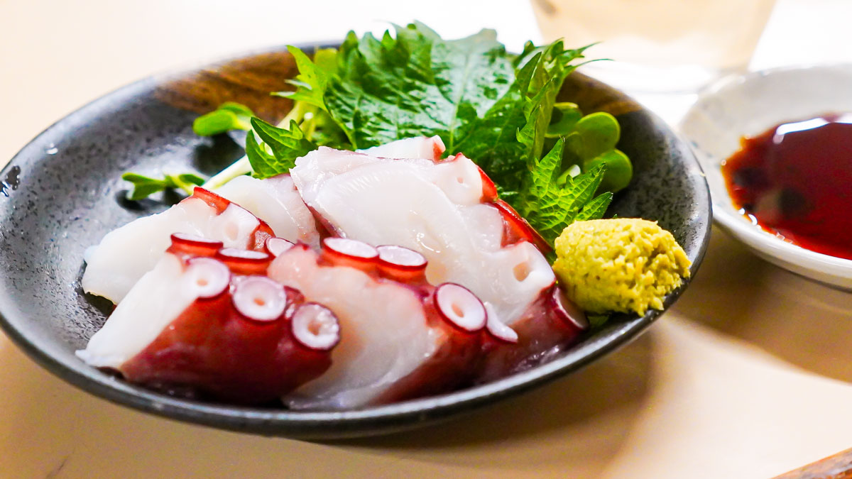 明石『立呑み処 呑べえ』漁師も集う実力派！明石ダコと地酒で2,000円の至福