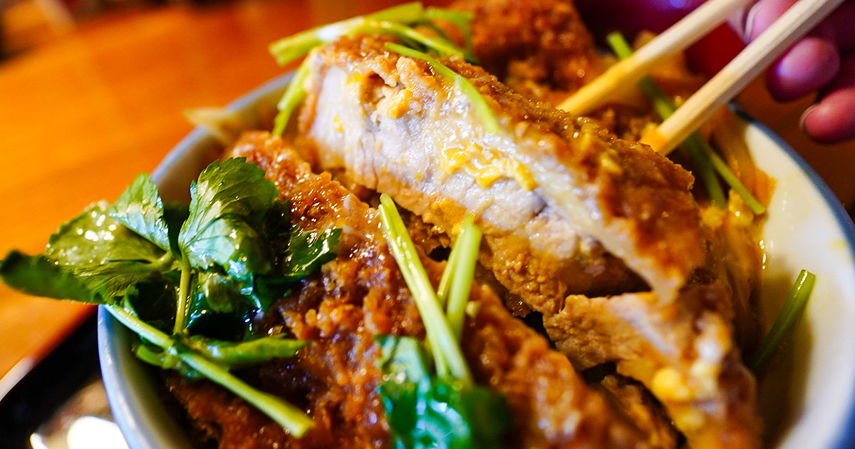 小村井『やぶそば立花』肉厚3cm超の衝撃！名門の暖簾を掲げる下町蕎麦屋でカツ丼飲み