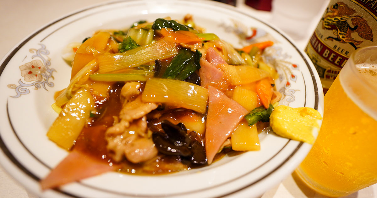 日暮里『中国料理 大三元』タワマン1階の老舗町中華。深夜の絶品五目焼そばと熱処理ラガー