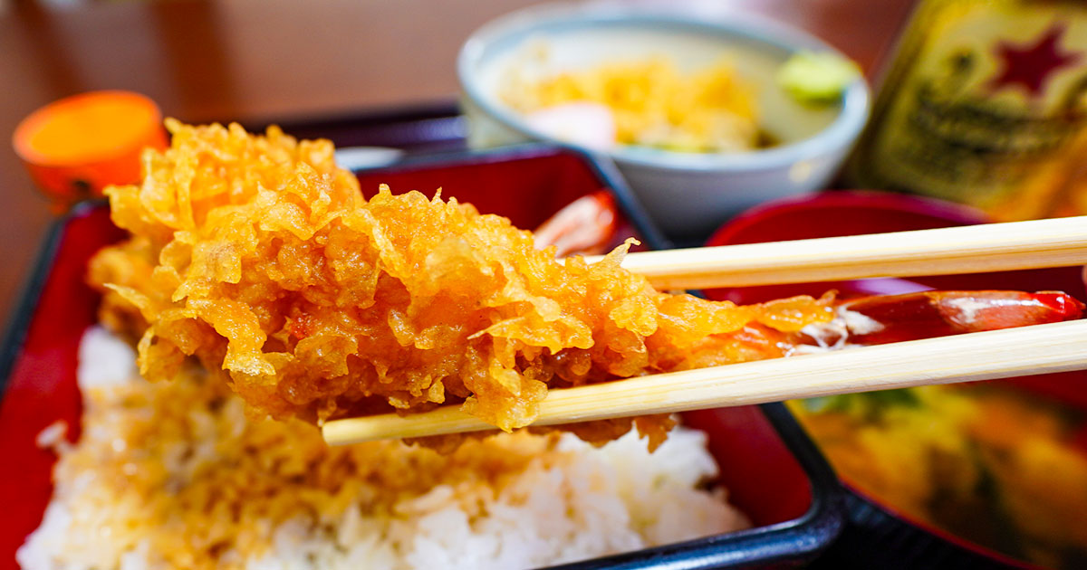 都立大学『大菊総本店』巨大海老の天丼が絶品!昭和20年創業の老舗蕎麦店は平日でも満員御礼