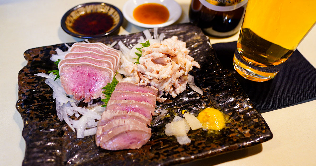 浅草『喜美松』70年続く老舗の美しき「ゆでもつ刺し」で乾杯!大人が集う観音裏の名店