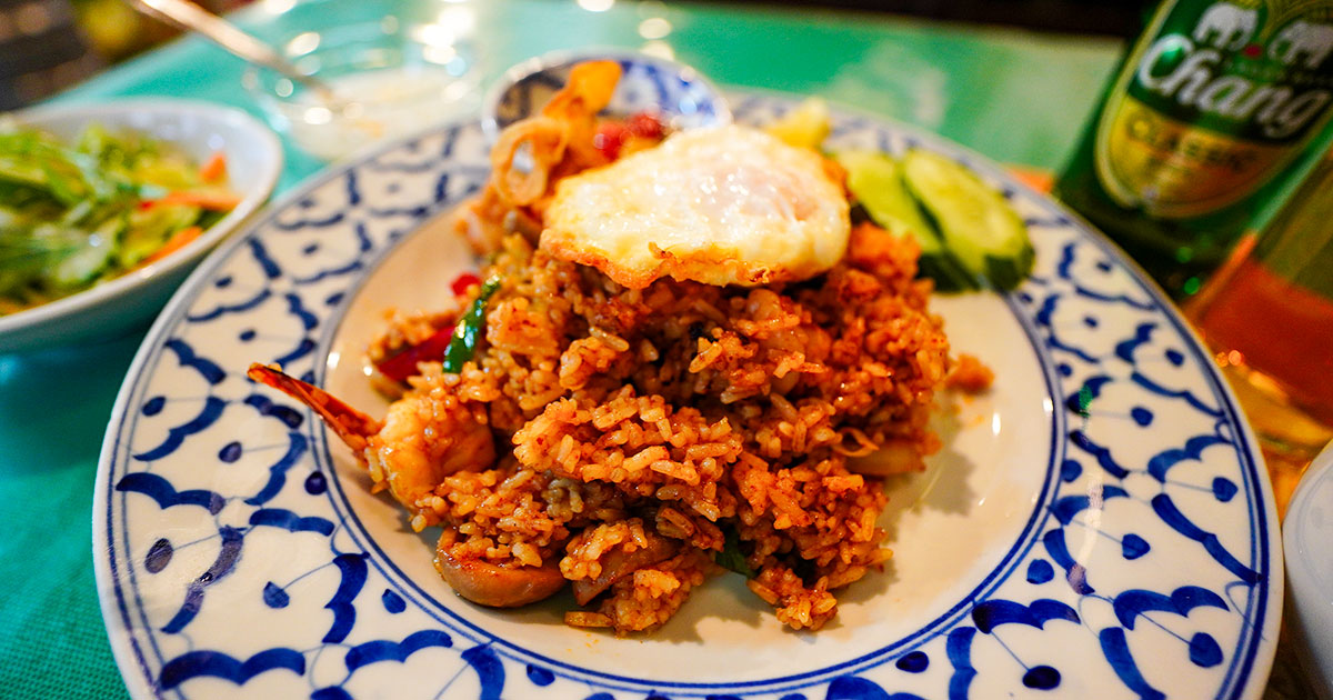 池袋『プリック』ミシュラン掲載のガチタイ料理の老舗は通し営業！安くて旨いトムヤムクン炒飯とビール