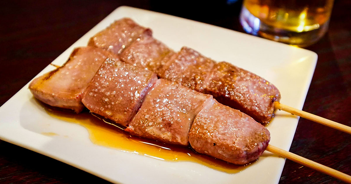 松戸『ほのじ』角が立った極厚「上レバ焼き」で乾杯!開店即満席になる芝浦直送もつ酒場