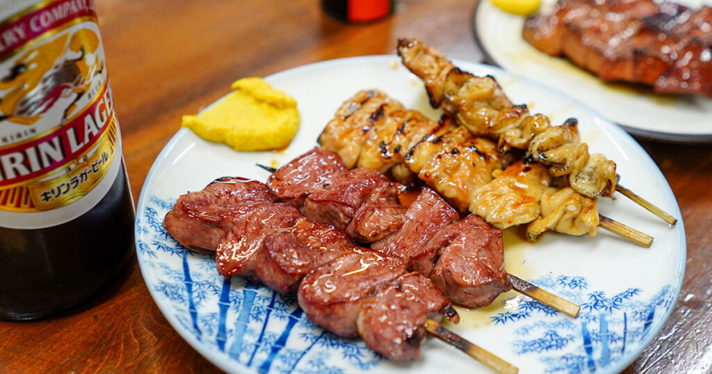 浜松町『秋田屋』え、ここが港区!? 創業百年を迎える豚モツ焼きの正統派