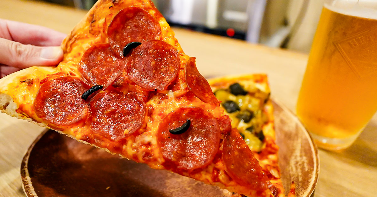 三鷹『PIZZA-ISM』日本一焼酎を売る!? 飲めるNYスタイルピザにはピザ用ハイボールを