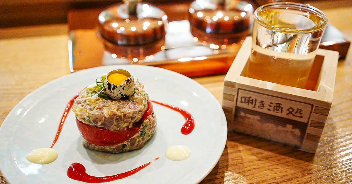 銀座『酒の穴』燗銅壺が埋め込まれたカウンター！昭和22年から続く日本酒好きの穴場