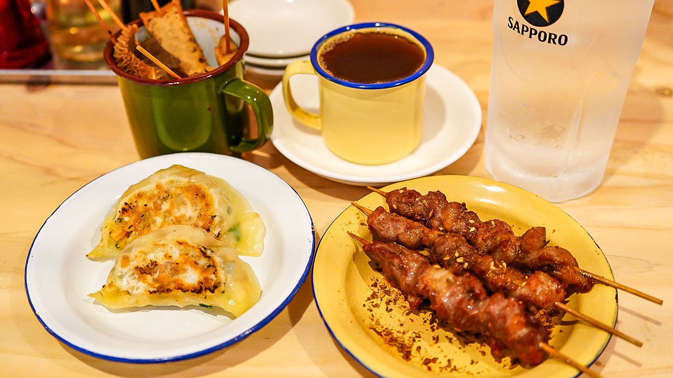 神田『酒仙坊』味坊系列のせんべろガチ中華!串8本に白酒ハイボールと紹興酒、チャージなしで1,200円